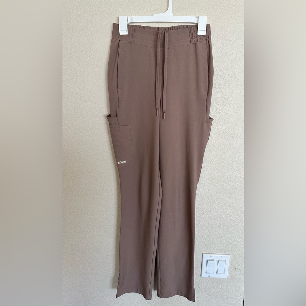 Grey’s Anatomy by Barco Evolve Rhythm Scrub pants (XS Tall) straight legs